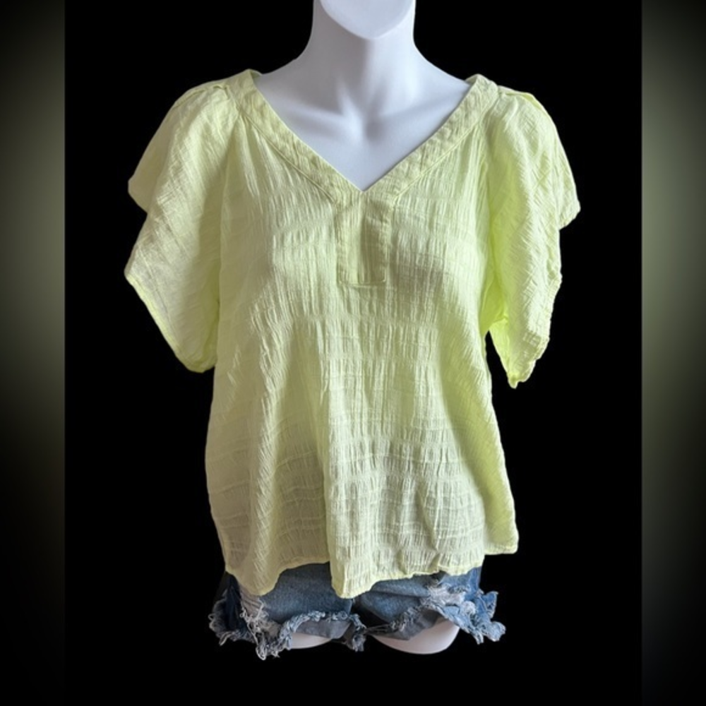 Beautiful Vince Camuto Bright Yellow Blouse S